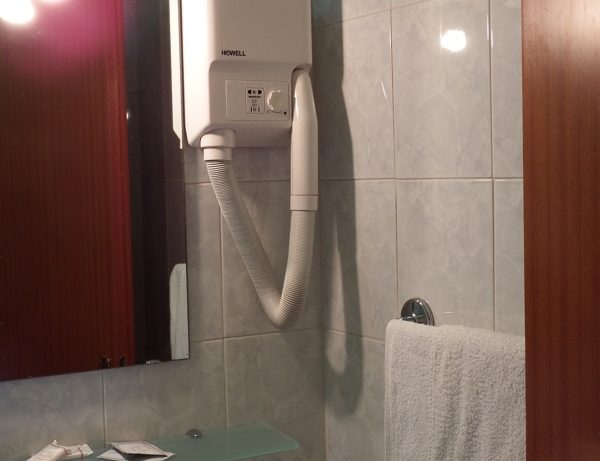 bagno in camera hotel touring messina