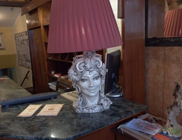hall particolare hotel touring messina