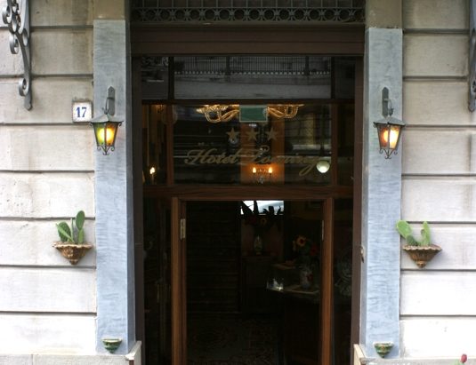 ingresso hotel touring messina