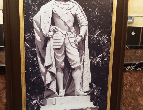 interni statua hotel touring messina
