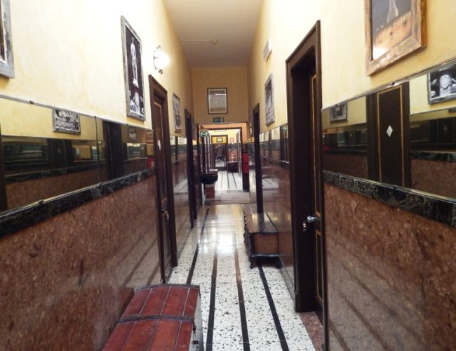 corridoio hotel touring messina